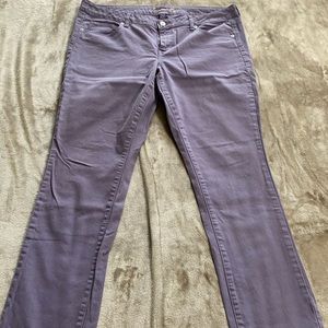 Light purple American Eagle women’s skinny jeans.